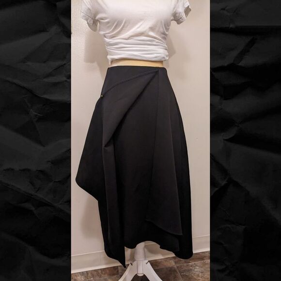 TR Line and Dot Handkerchief skirt - EUC - Picture 3 of 12